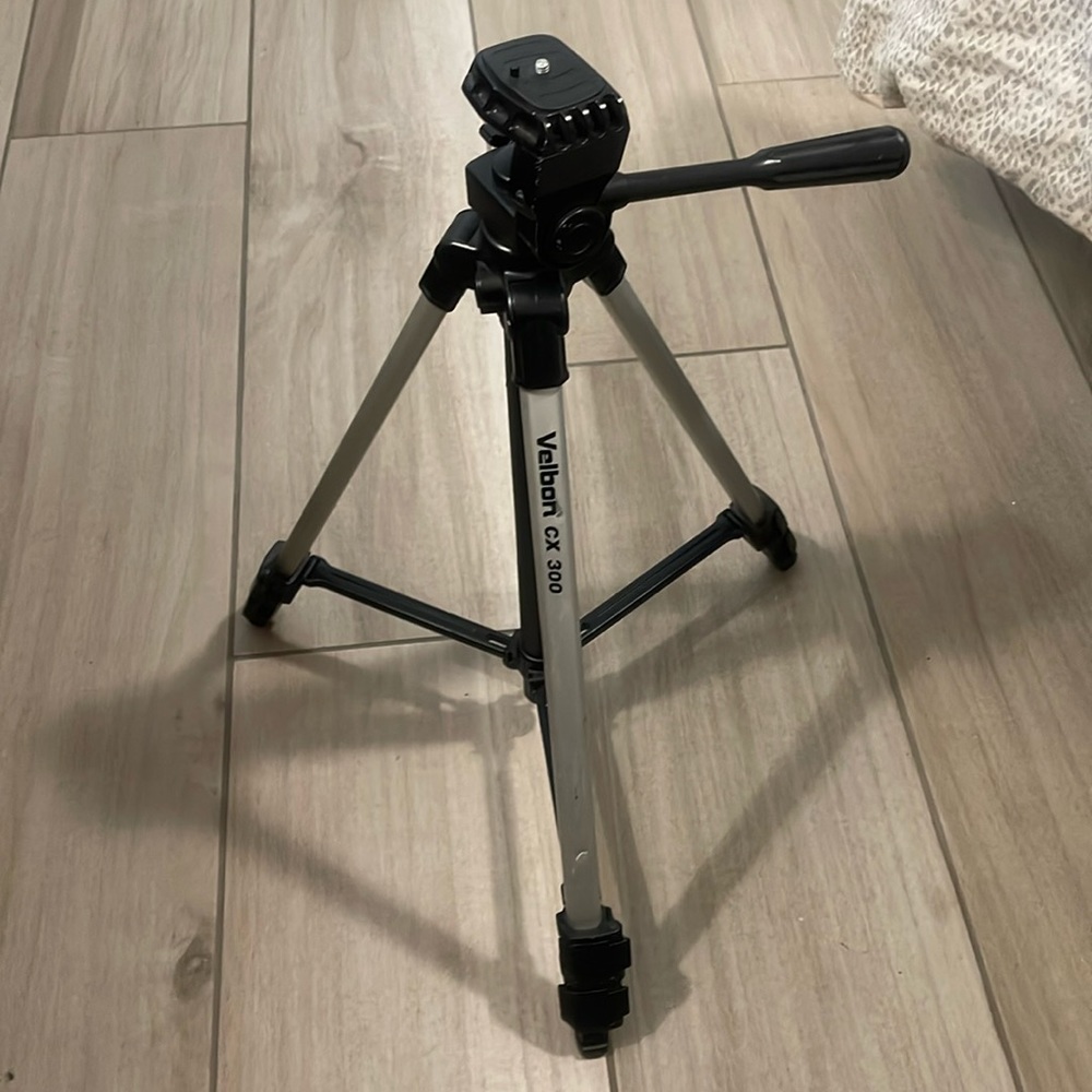 Velbon CX 300 tripod